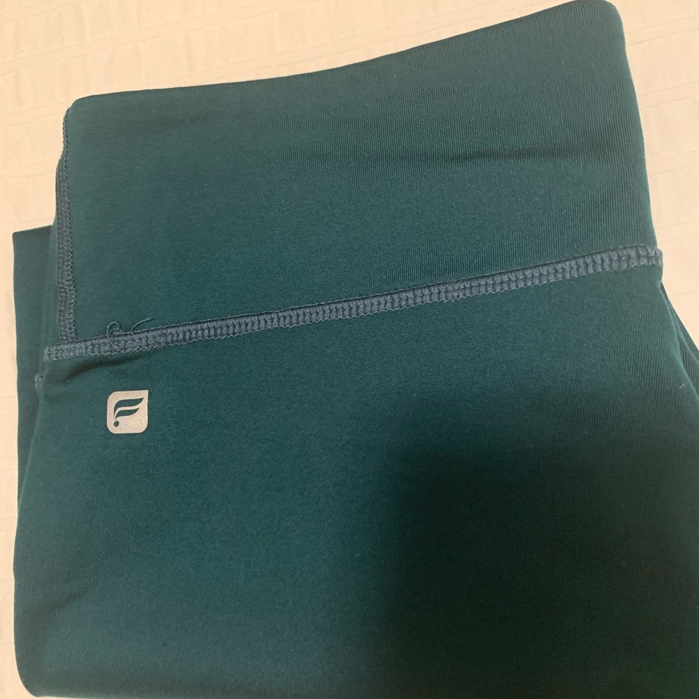 Fabletics High Rose Crop Legging